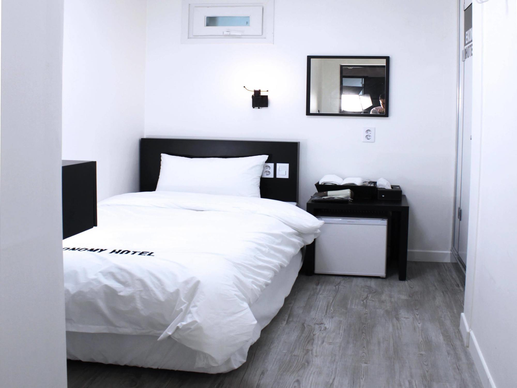 Ekonomy Hotel Dongdaemun โซล ภายนอก รูปภาพ