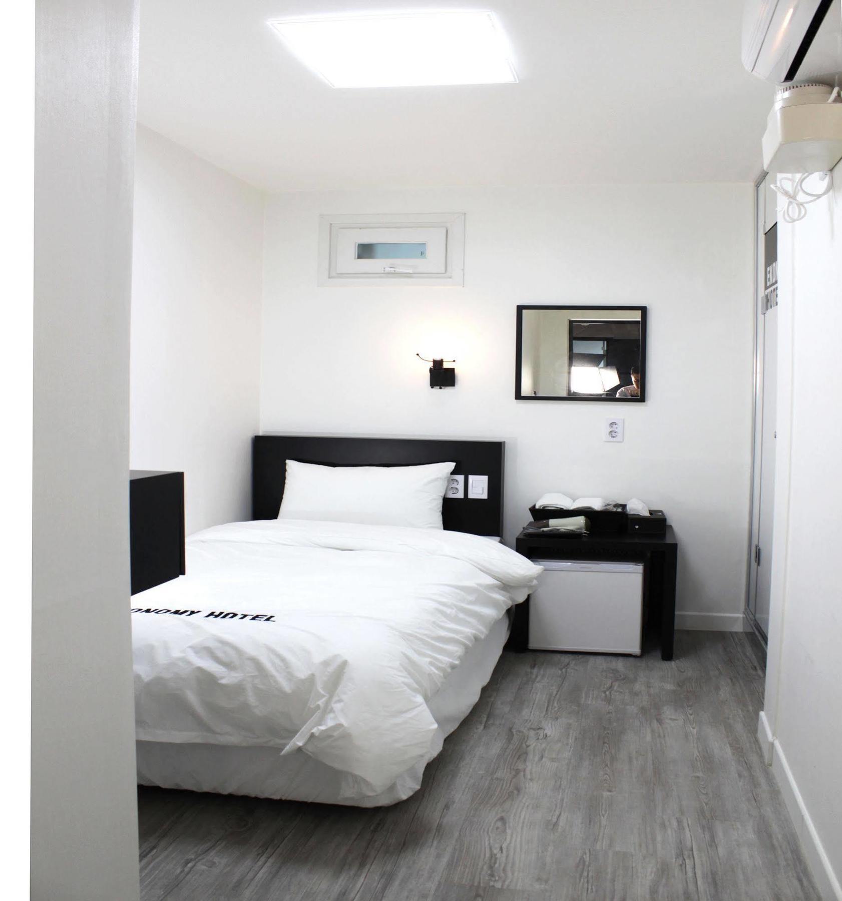 Ekonomy Hotel Dongdaemun โซล ภายนอก รูปภาพ
